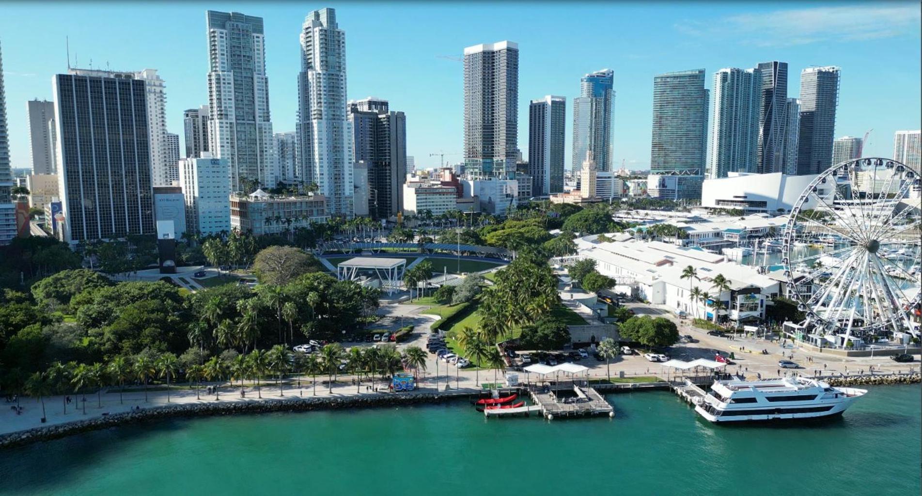 Private Rooms Close To Miami Airport - Free Parking - 01 外观 照片
