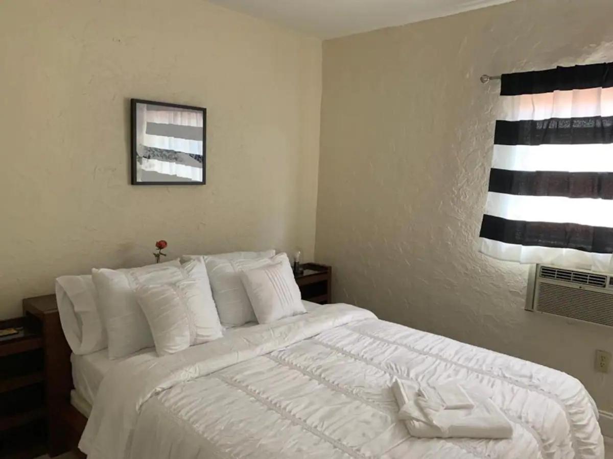Private Rooms Close To Miami Airport - Free Parking - 01 外观 照片