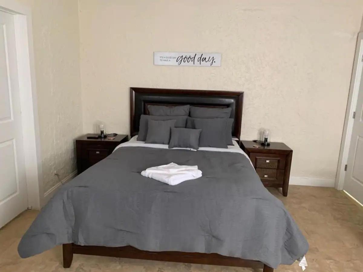Private Rooms Close To Miami Airport - Free Parking - 01 外观 照片
