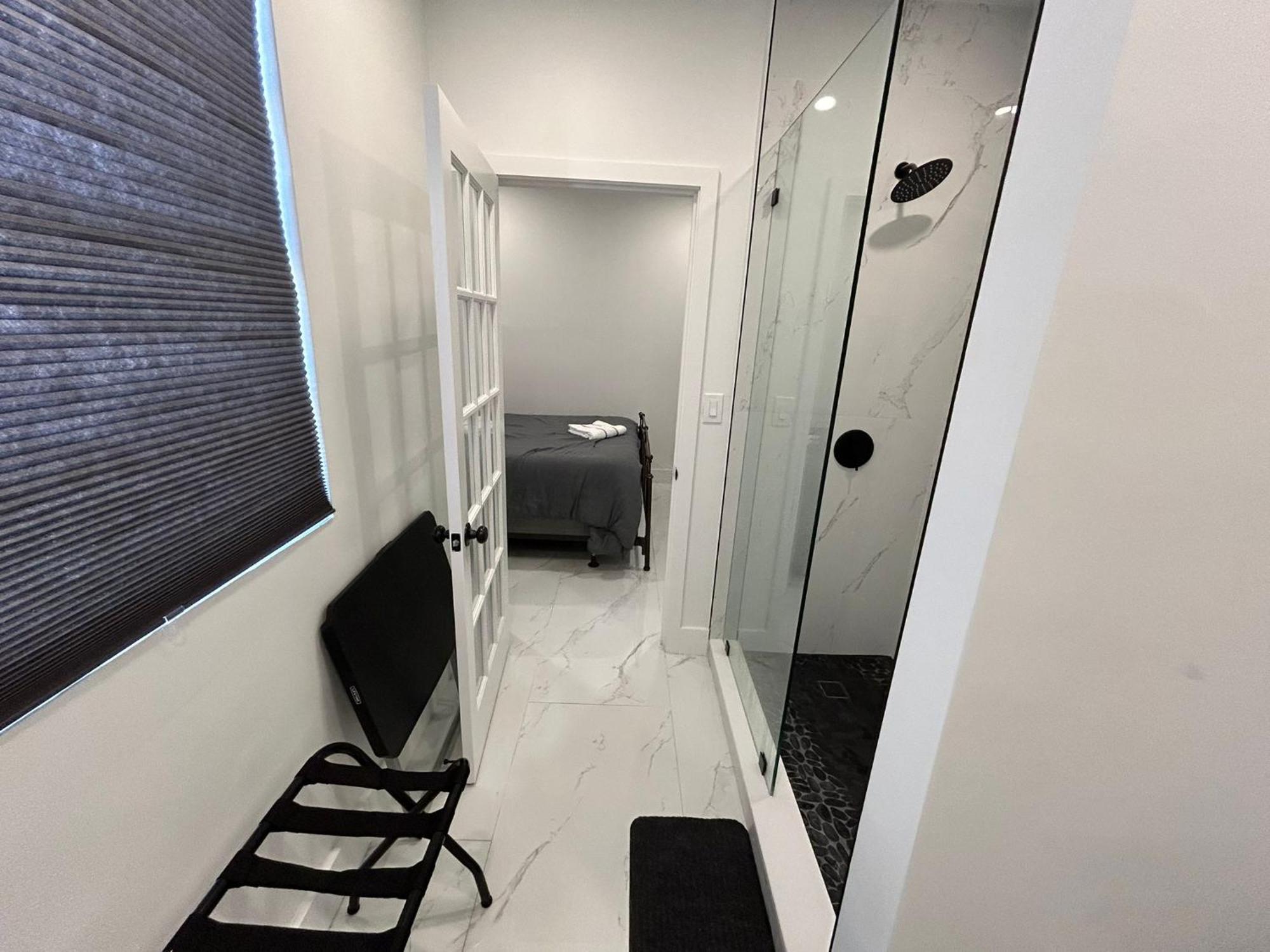 Private Rooms Close To Miami Airport - Free Parking - 01 外观 照片