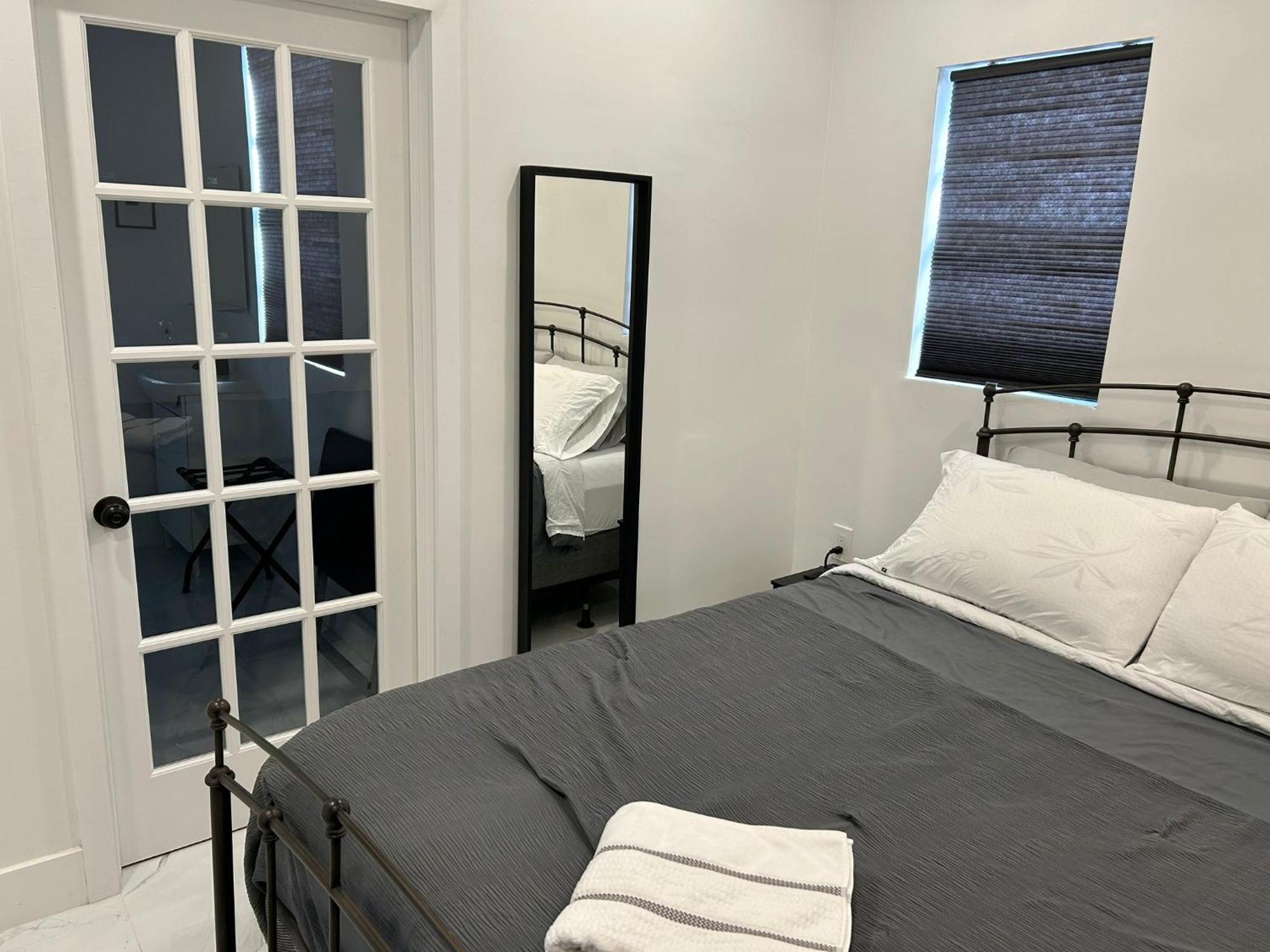 Private Rooms Close To Miami Airport - Free Parking - 01 外观 照片