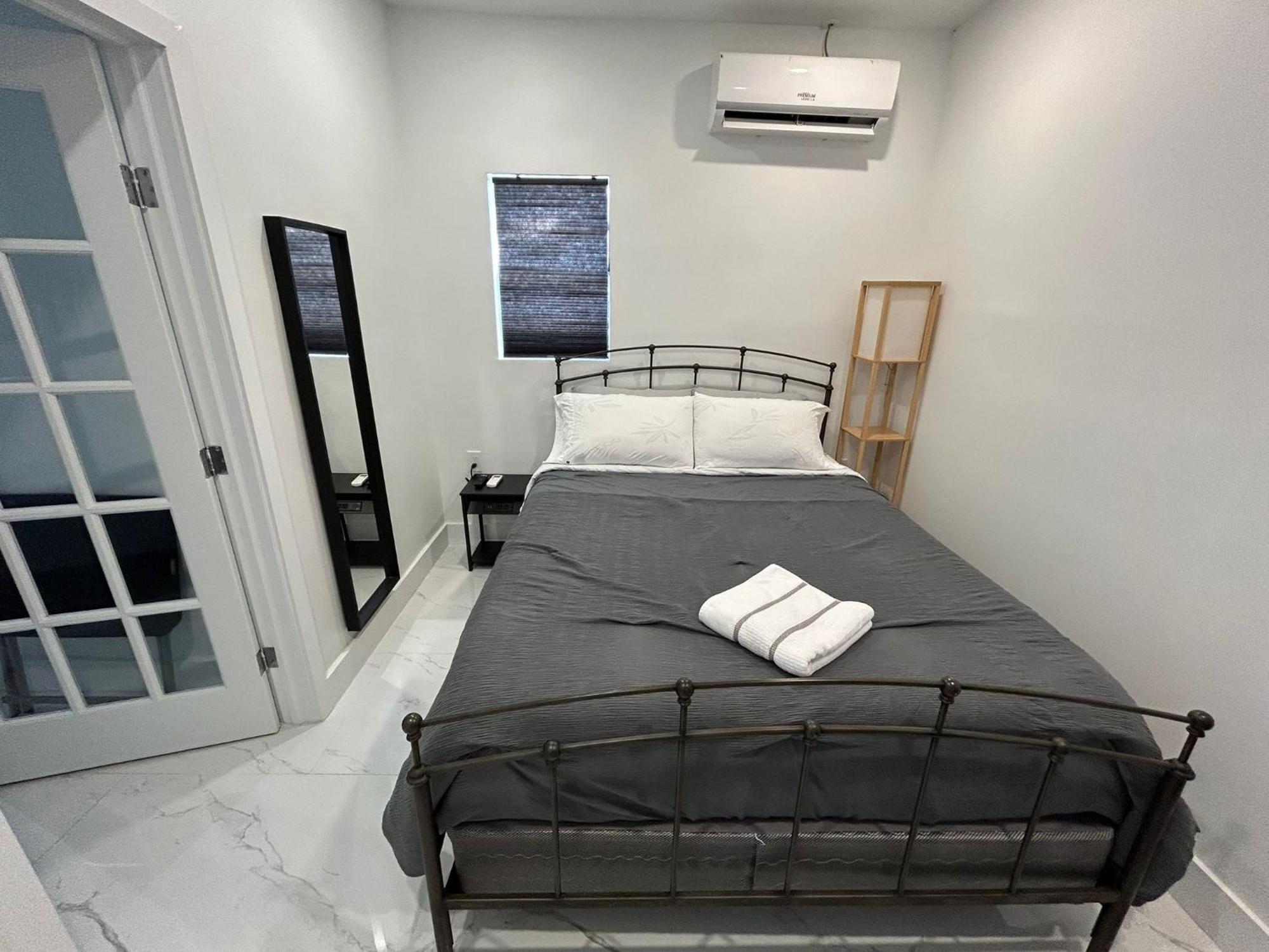 Private Rooms Close To Miami Airport - Free Parking - 01 外观 照片
